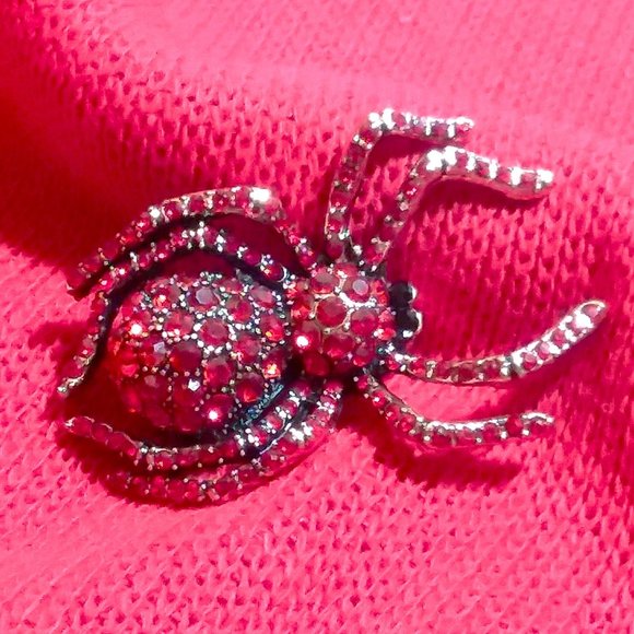 Spider Brooch Rhinestone Large Statement Sparkle Goth Scene Stylish Halloween - Picture 4 of 6